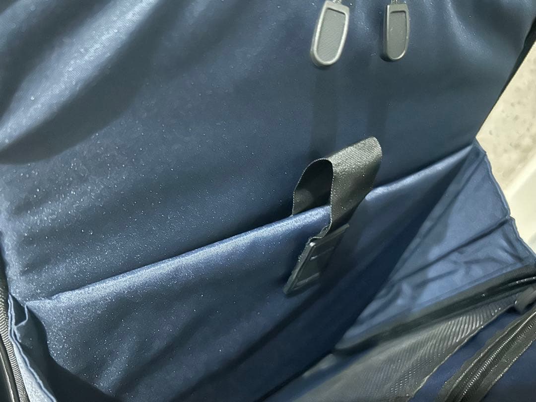 イノベーター　キャリーケース　多機能モデル　ブラック　1番人気の定番サイズ