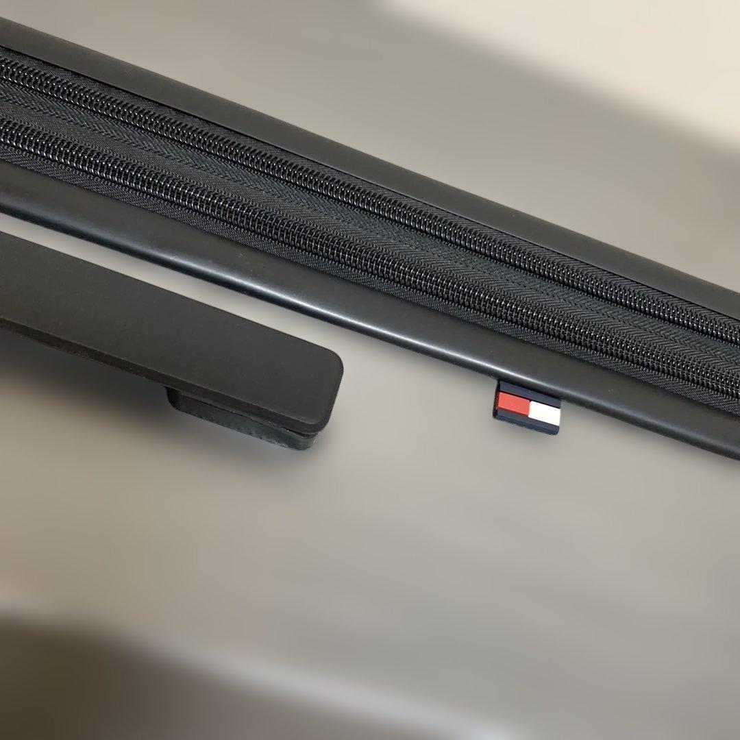 AKG　●  キャリーケース