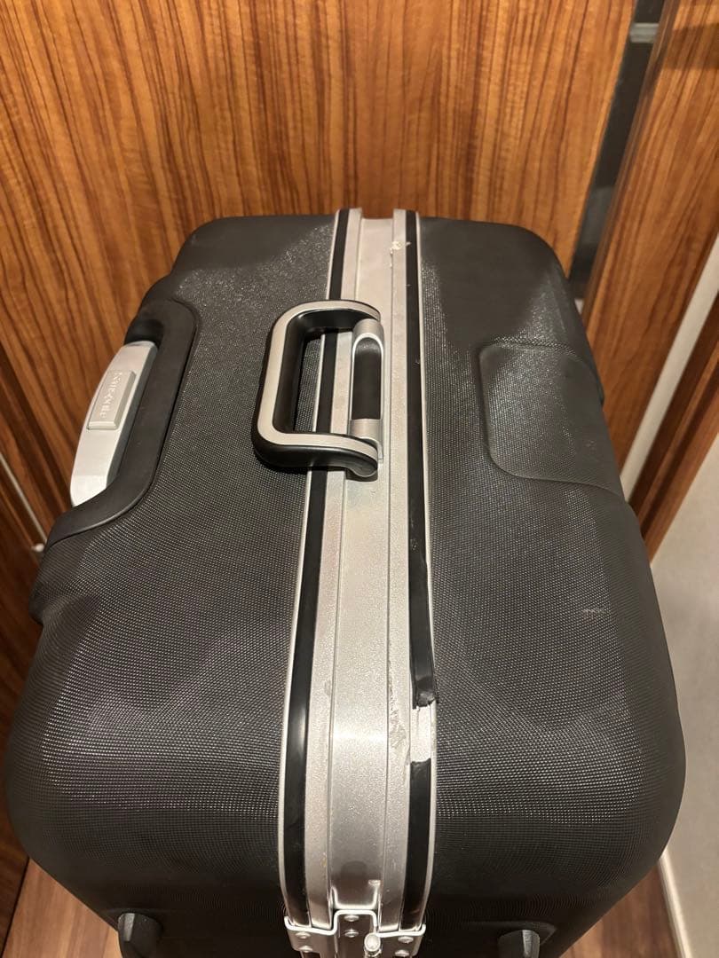 サムソナイト 大型スーツケース TSAロックあり ネームタグ、鍵つき、使用2回