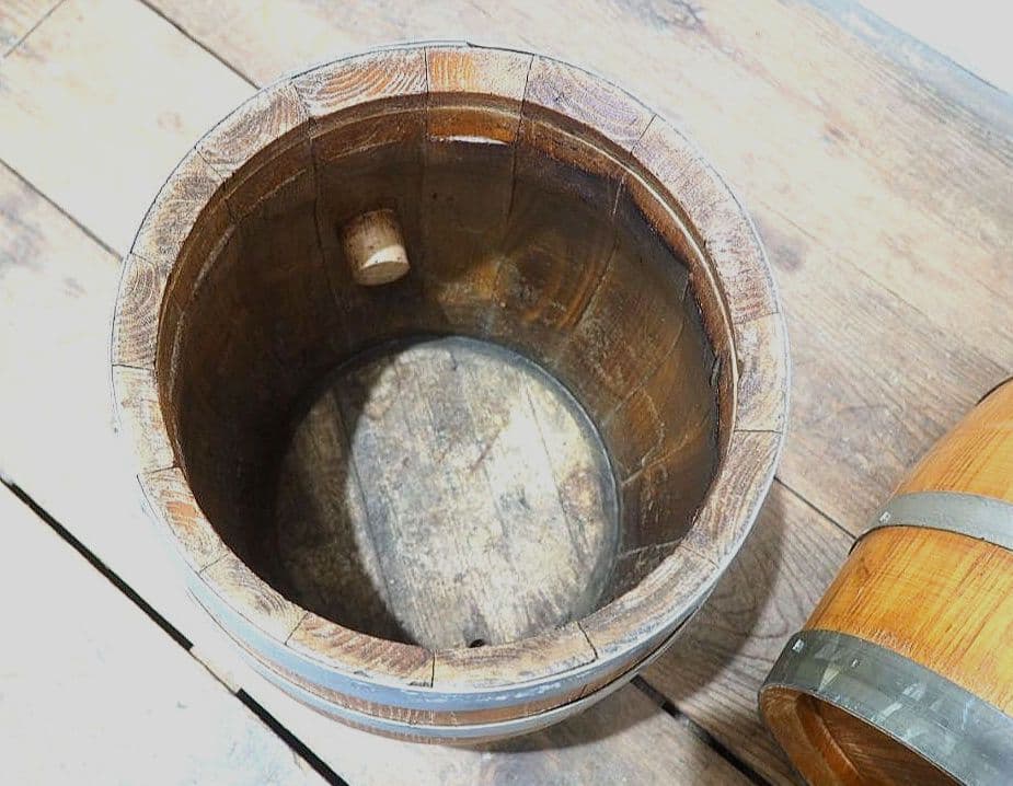 1354　2台セット　ヴィンテージ　古い木樽のオブジェ　椅子　スツール　レトロ