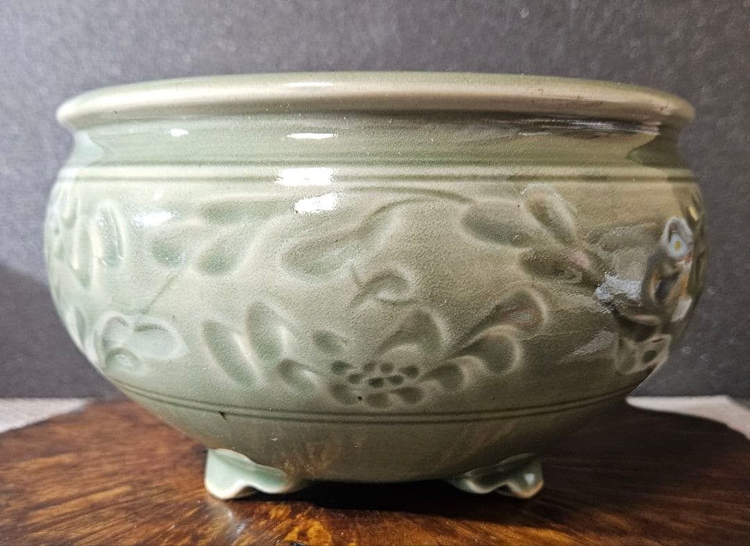 現代作家作　菊花文刻　青瓷　青磁　大香炉　花入れ　花器　口径約19.5cm　灰付