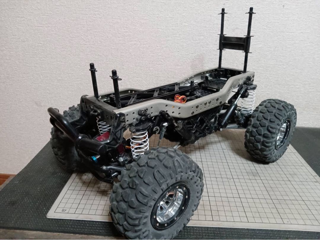 タミヤCR-01 トヨタランドクルーザー40ボディ付き