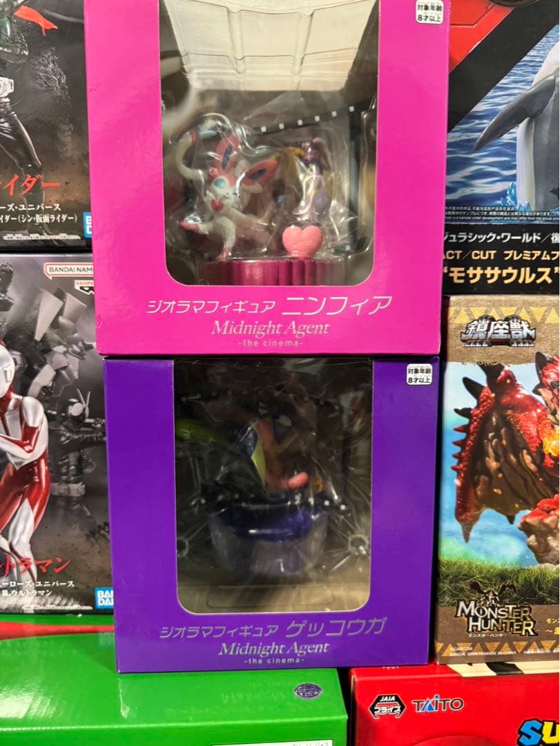 ポケモンセンター限定フィギュア他ドラゴンクエストフィギュア18個まとめ売り