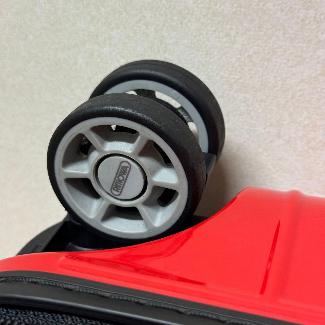 希少！リモワ　サルサエアー　キャビン　4輪　820.52 赤　機内持ち込み可