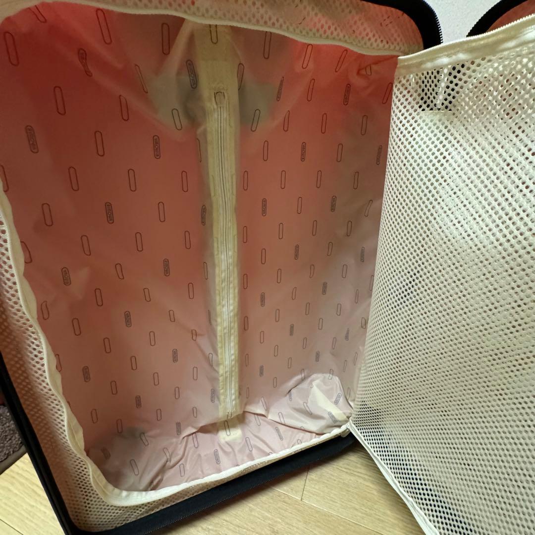 希少！リモワ　サルサエアー　キャビン　4輪　820.52 赤　機内持ち込み可