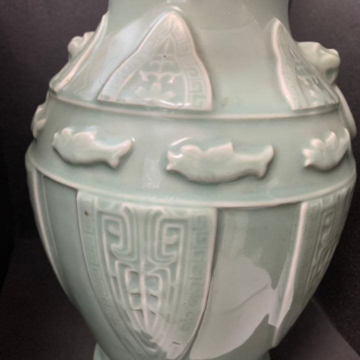 青磁　壷　花瓶　龍泉窯　朝鮮美術　韓国美術　朝鮮　高麗　高麗青磁