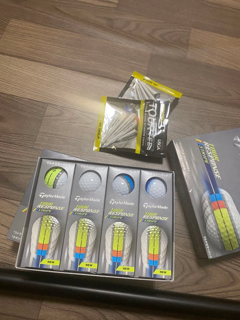 TaylorMade Tour Response Stripe 3ピースボール