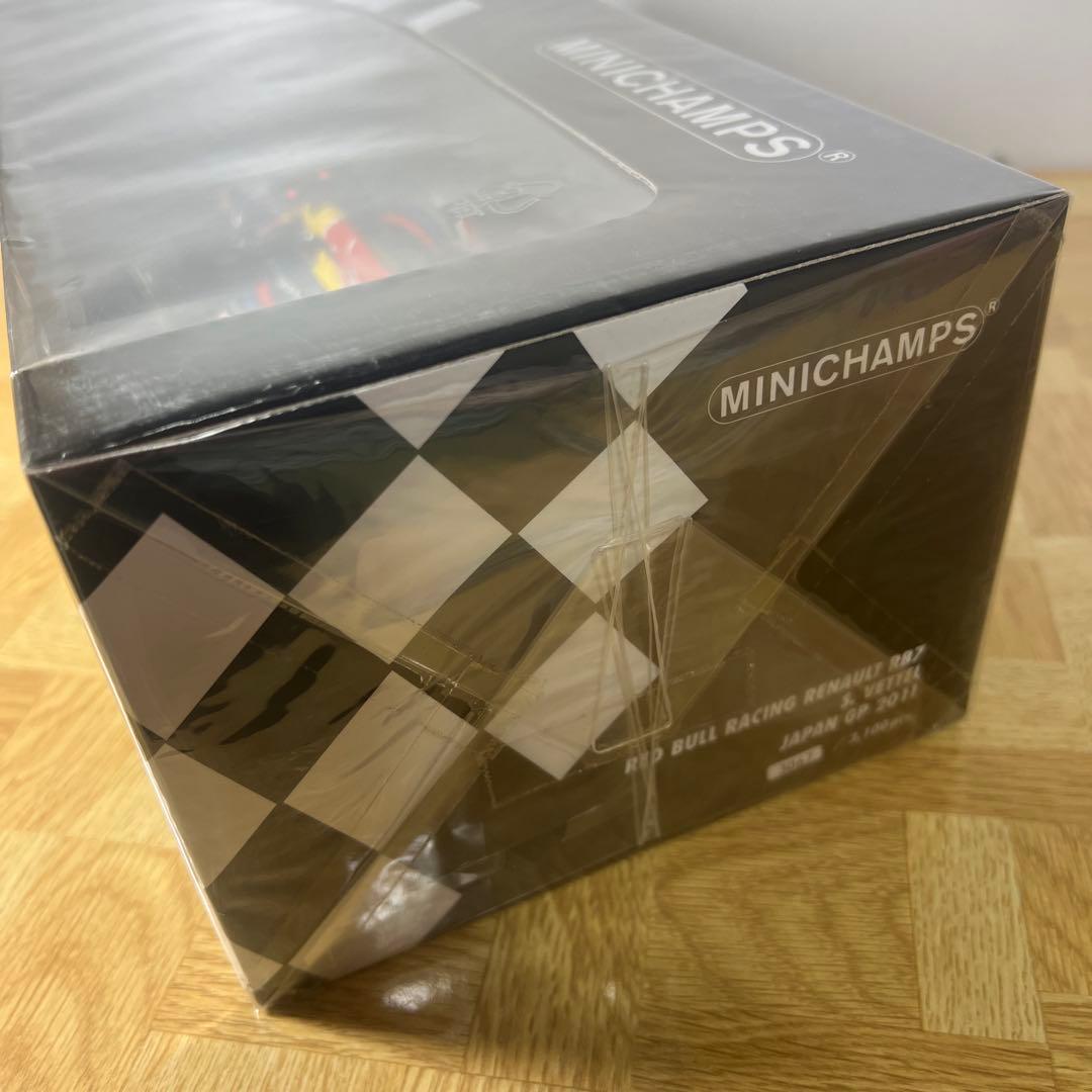 【新品未開封】1/18 MINICHAMPS レッドブル 2011 ベッテル