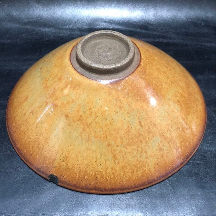 美しい古美術◼️蔵から美しい飴茶色の雰囲気のある抹茶茶碗が出て来ました。茶道具