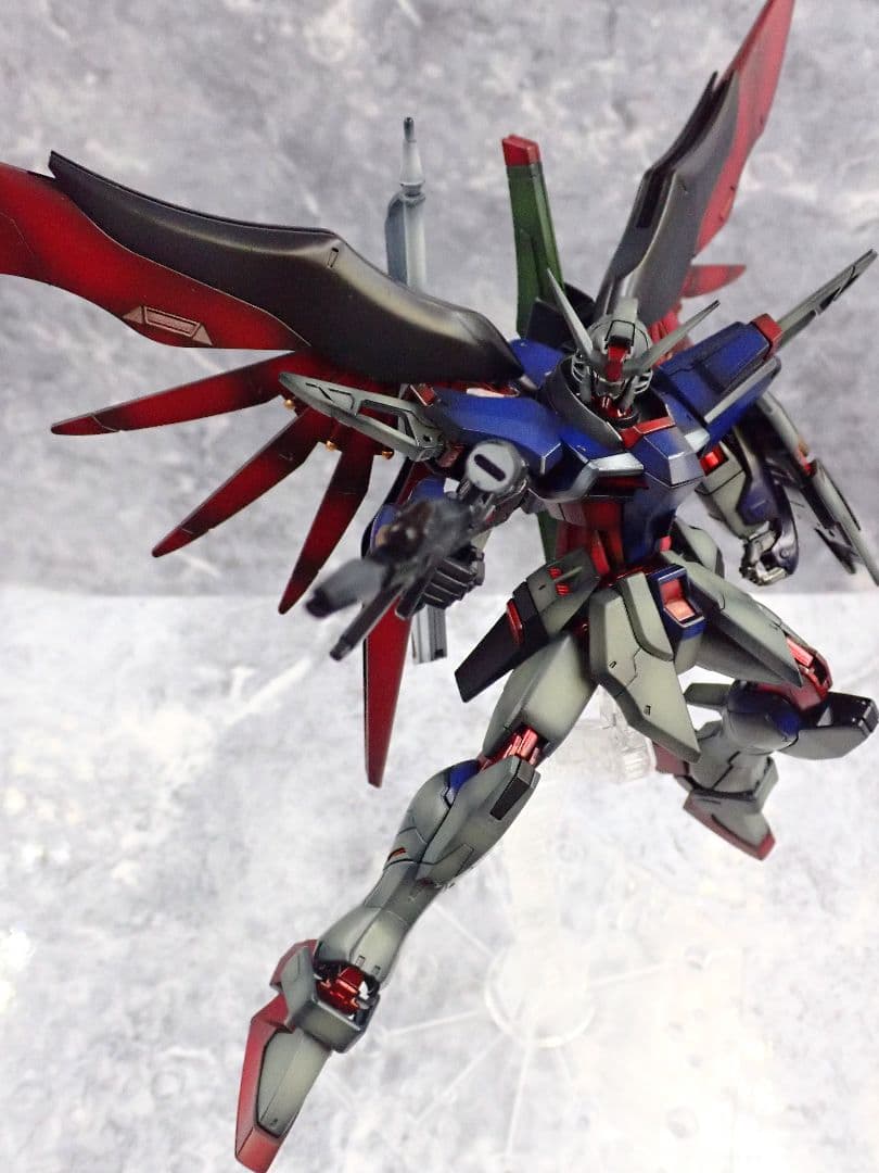 HGデスティニーガンダム、イモータルジャスティスガンダム 全塗装 ガンプラ完成品