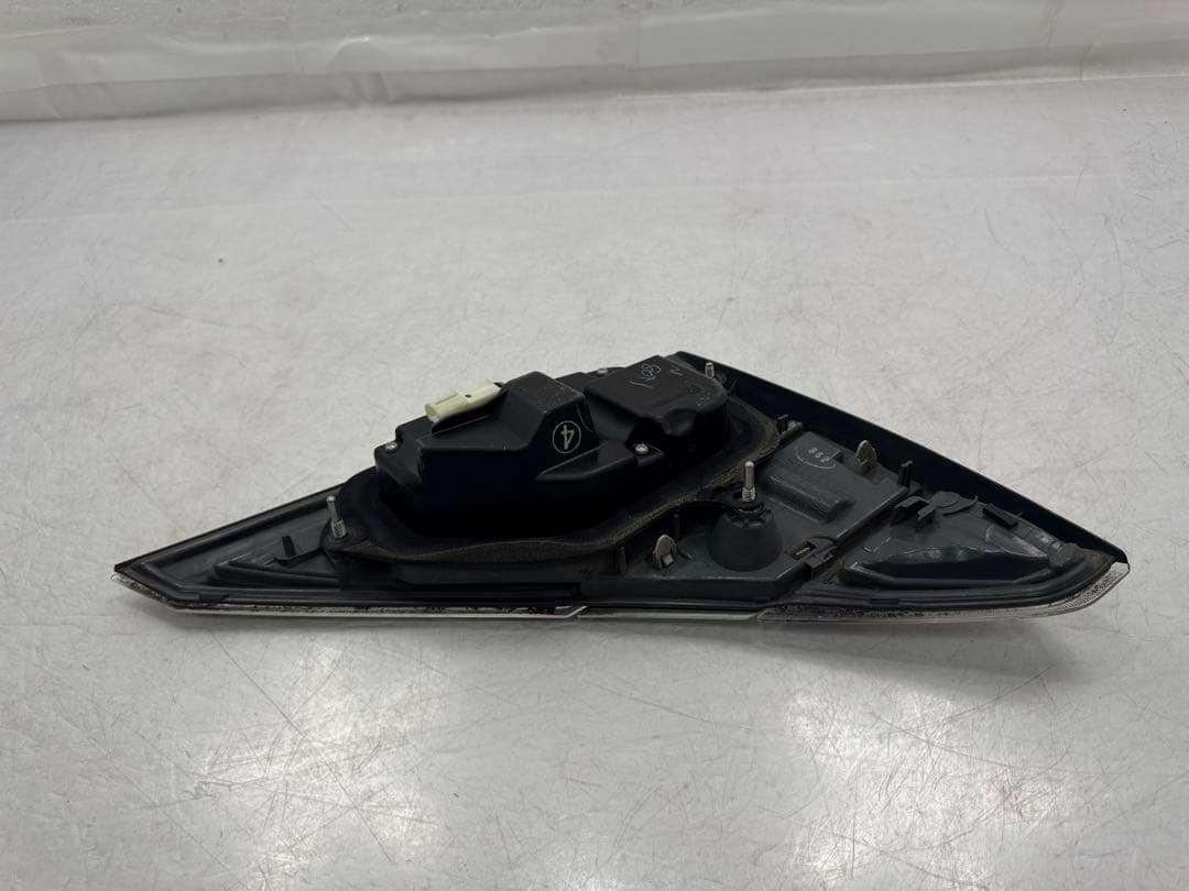 トヨタ 20 ヴェルファイア LED テールライト テールランプ 右側￼