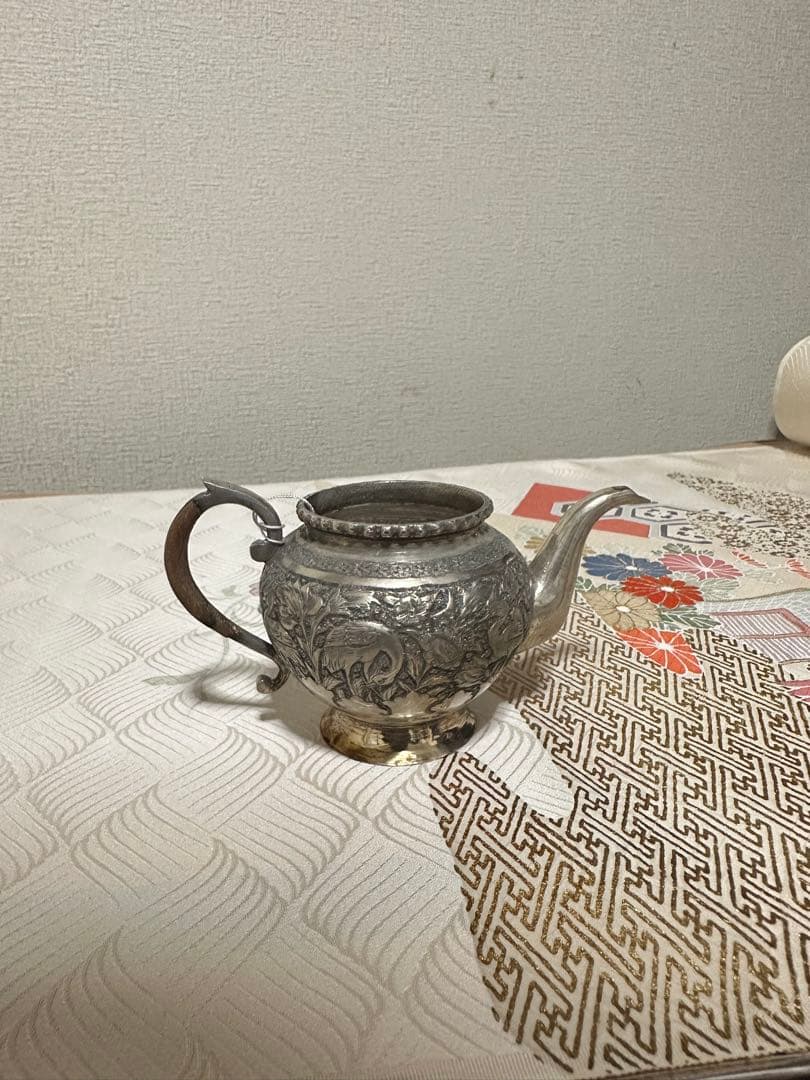 1900年アンティークの銀製ポット 中国またはベトナム製。