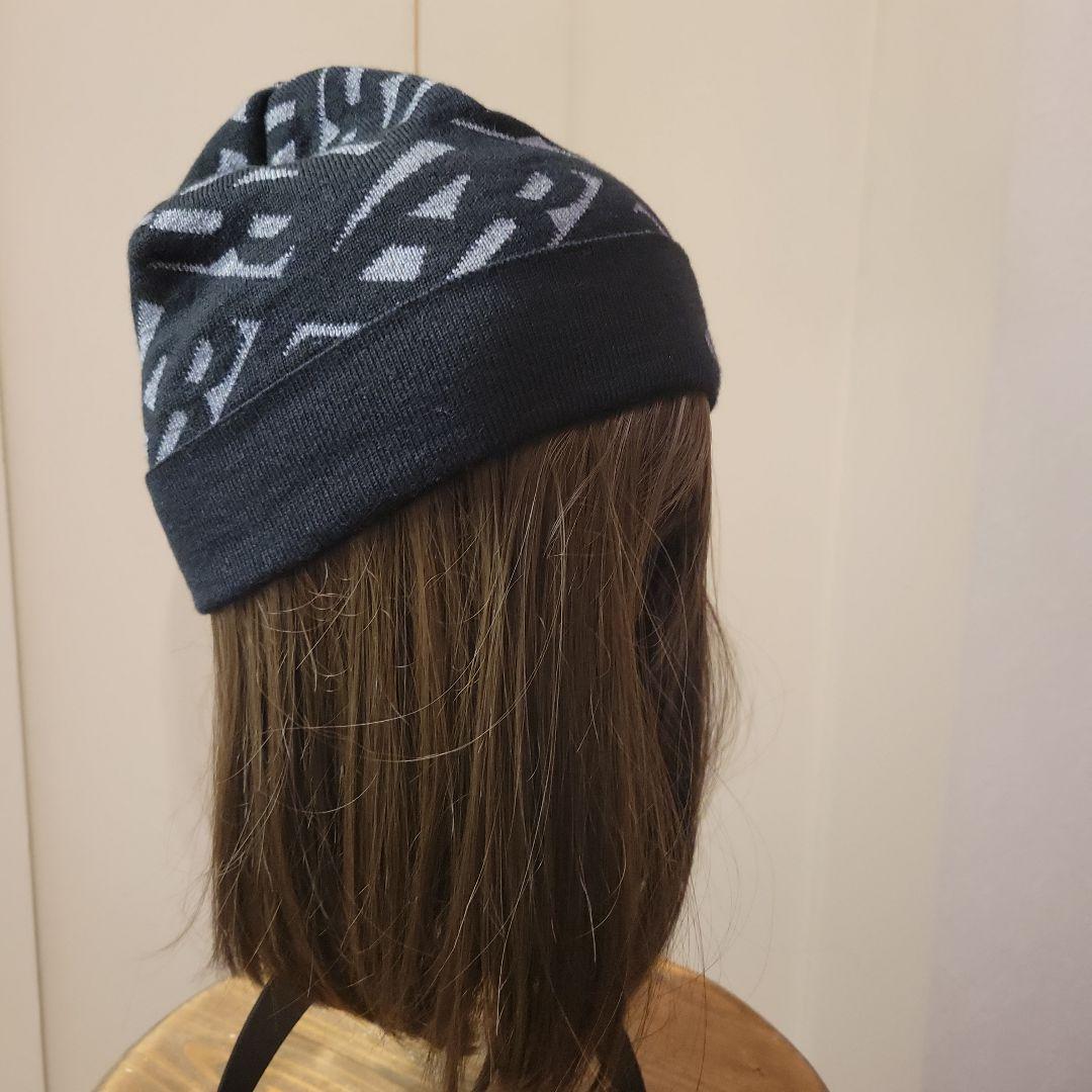 ヴィヴィアン　ニット帽　ビーニー　黒　ロゴ付き