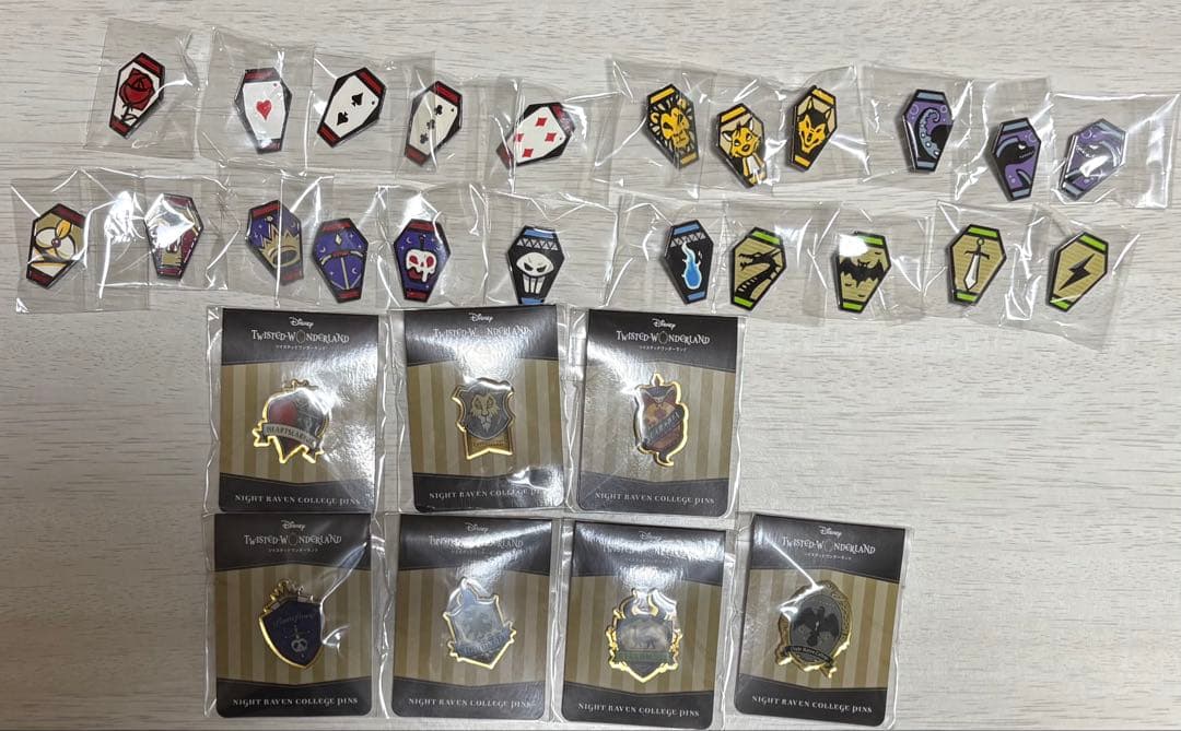 ツイステッドワンダーランド　キャラクターアイコンピンズコレクション 寮章ピンズ