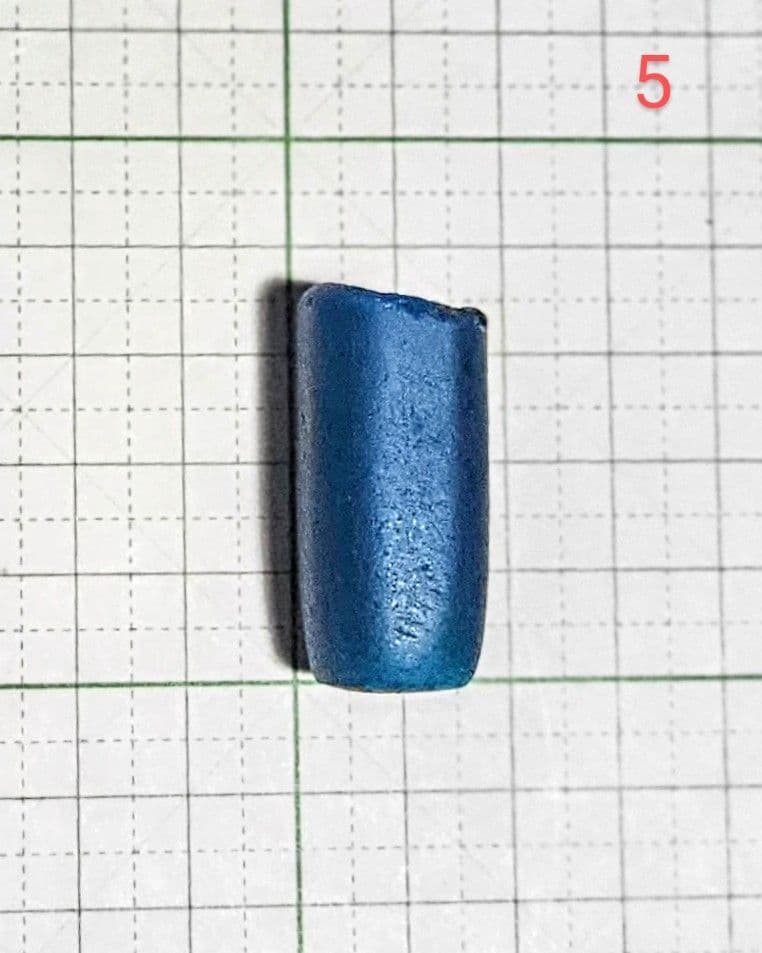 青色のアフリカとんぼ玉