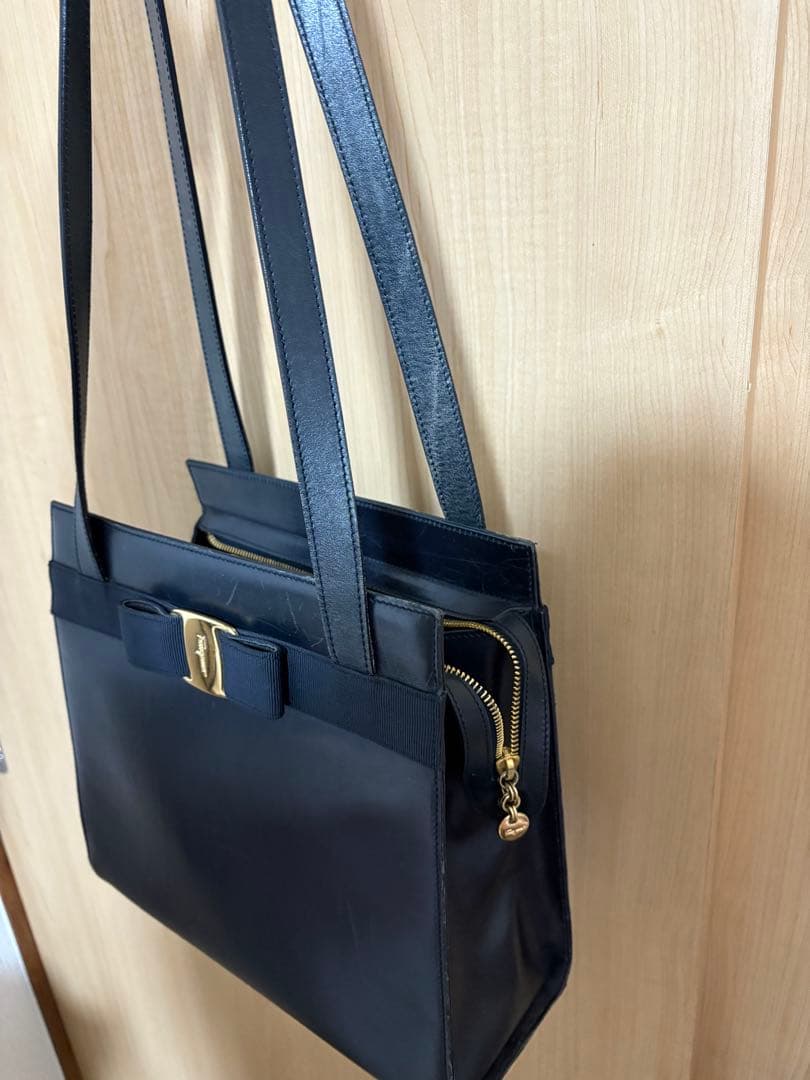 Ferragamo フェラガモ トートバッグ リボン ヴァラ ネイビー