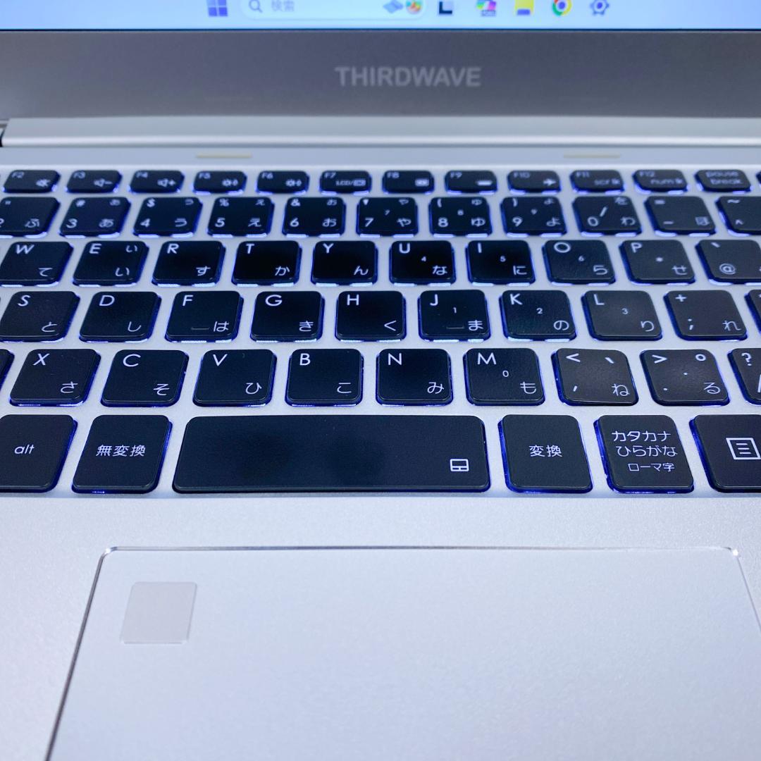 8世代i5 SSD256 メモリ8 すぐ使える薄型軽量ノートパソコン キーライト