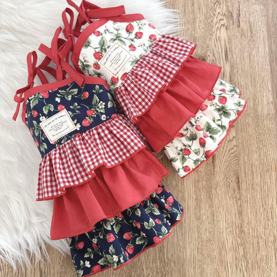 ハンドメイド　いちご柄×ギンガムチェック肩リボン3段ティアードワンピース　犬服