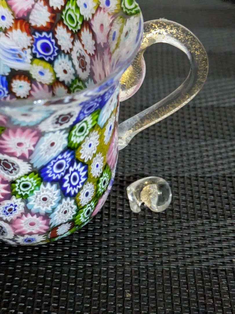 ムラノガラス.ベネチアンガラス ティーカップ .ソーサ、１セットはジャンクです。