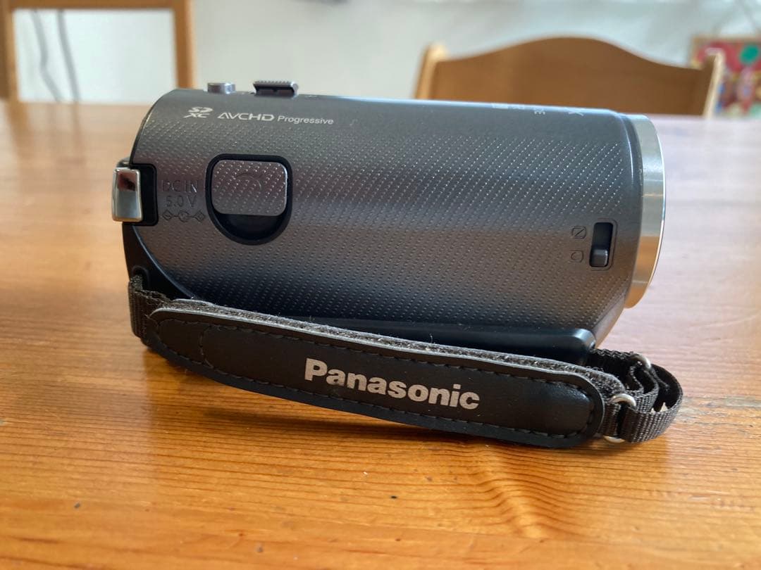 【美品】Panasonic HC-V210M ビデオカメラ