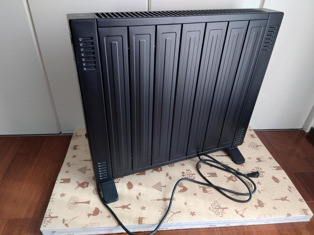 美品 2024年製 ベルソス オイルレスヒーター 8畳 1200W