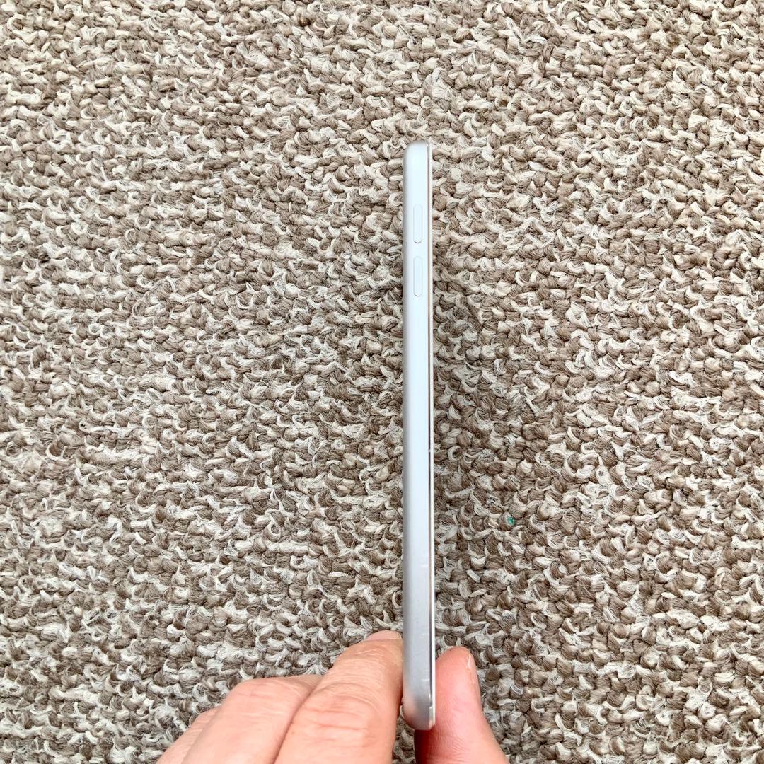 iPod touch 第6世代64GB Apple アップル アイポッド本体Q