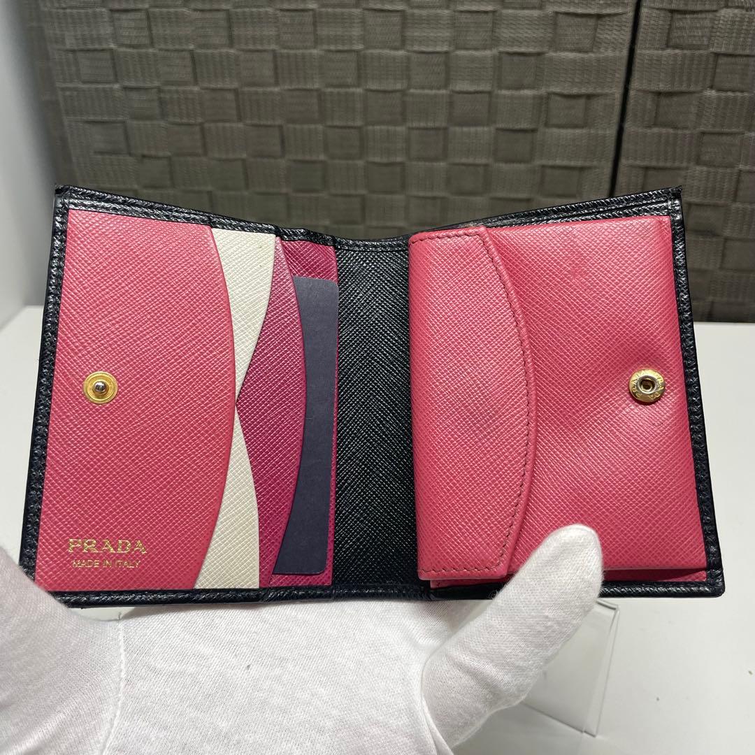 Y*U様 PRADA ブラック 二つ折り財布 箱付き