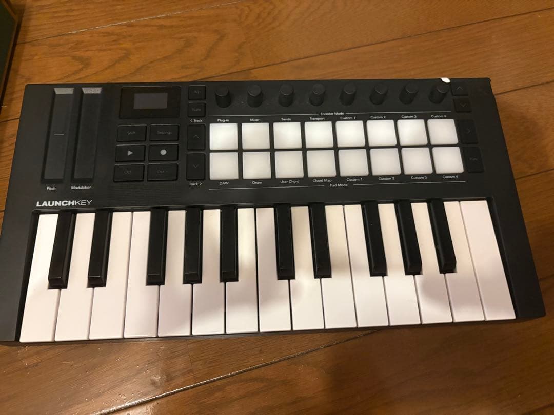 Novation Launchkey Mini 25 mk4 MIDIキーボード
