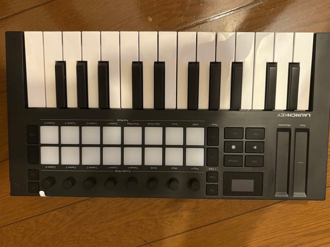 Novation Launchkey Mini 25 mk4 MIDIキーボード