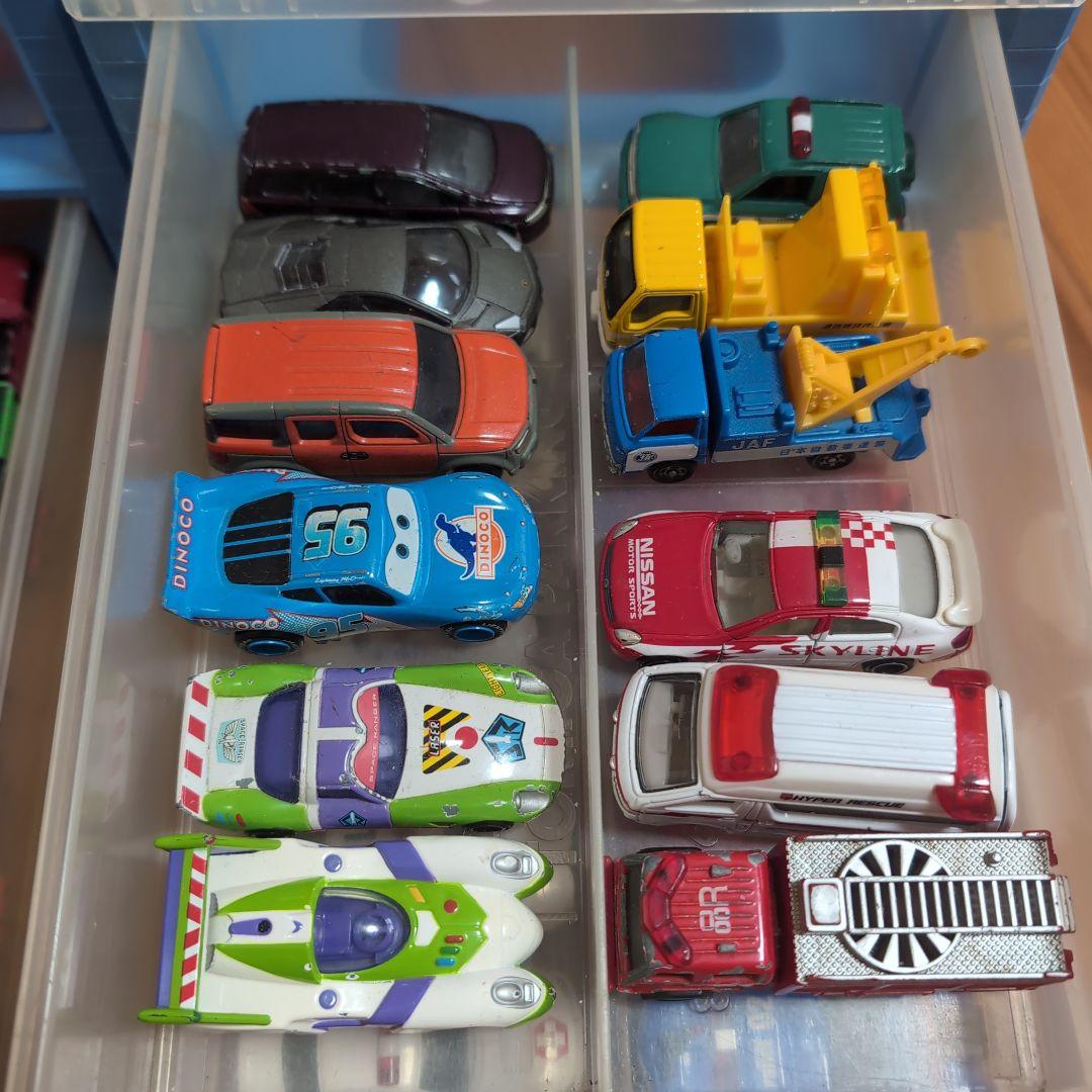 トミカ ミニカーセット 58台 収納引き出し付き