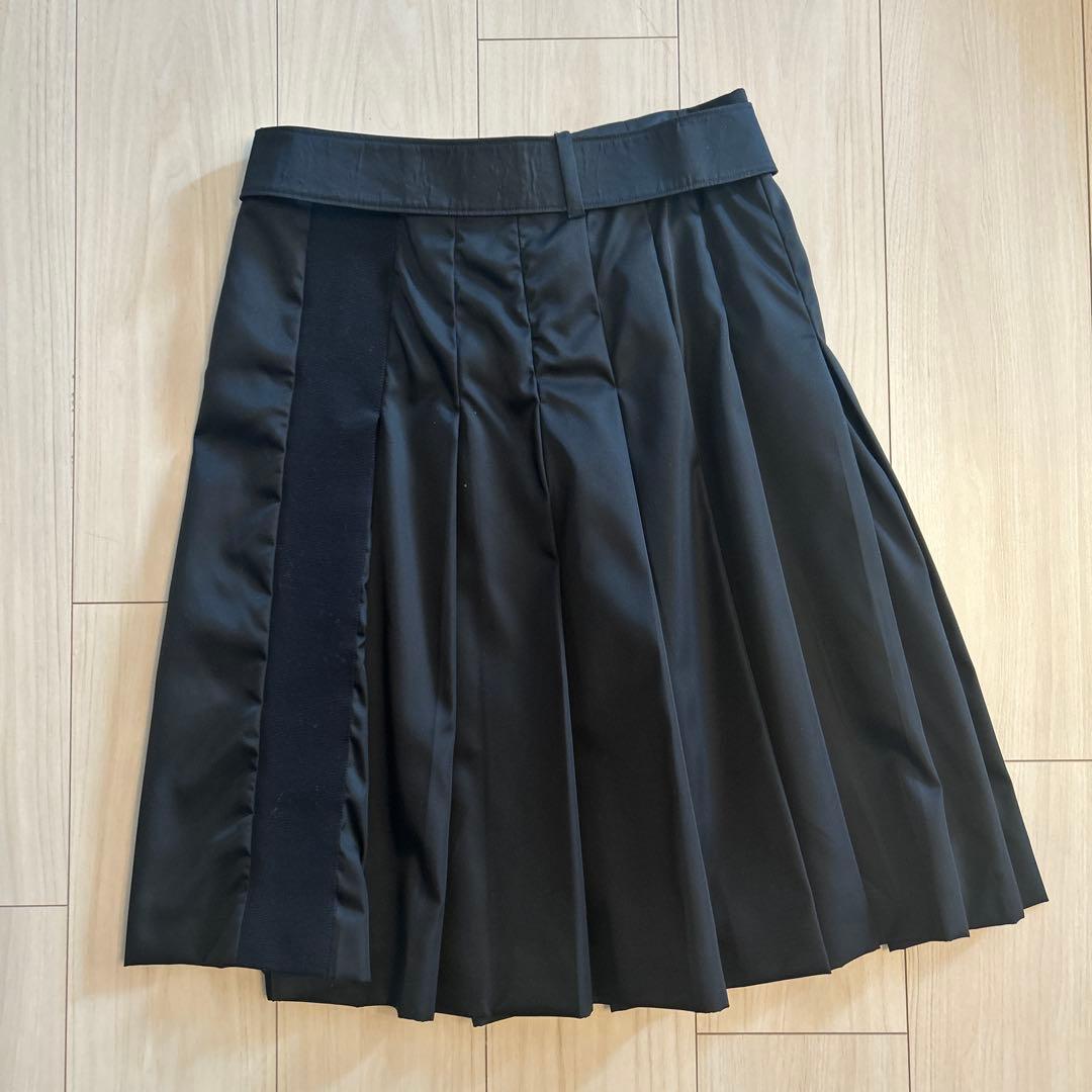 プラダ　PRADA スカート　40（M）黒　新品同様　美品