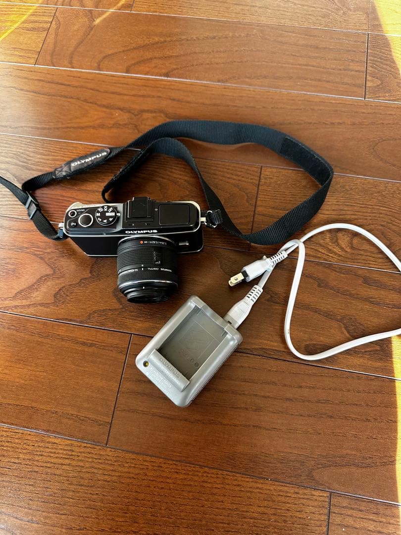 OLYMPUS ミラーレス一眼カメラ PEN E-P3 14-42mmレンズ