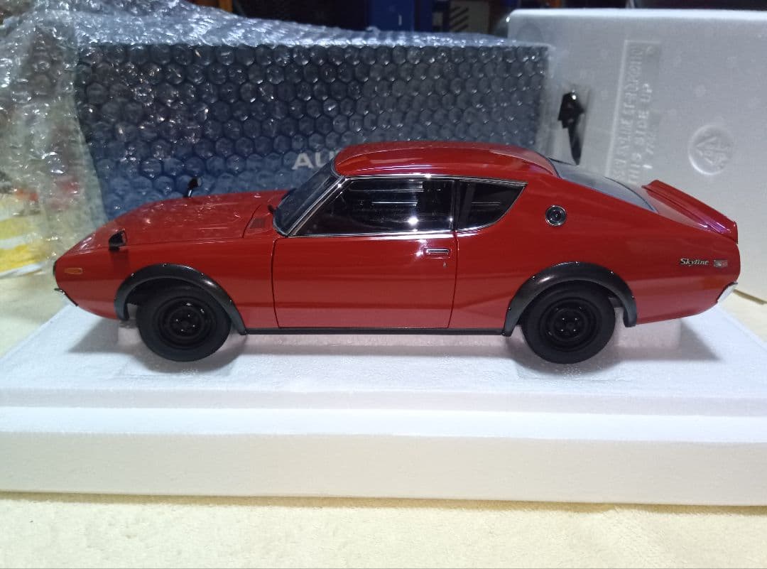 オートアート製 スカイライン2000GT-R(KPGC110)レッド