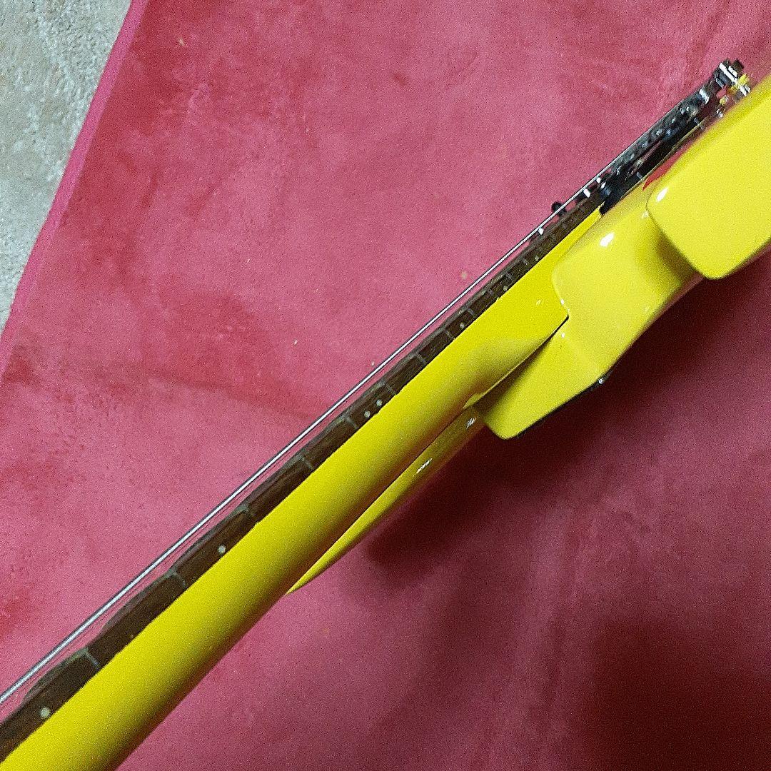 イエローハート・hideモデル。モッキンバードエレキギター。