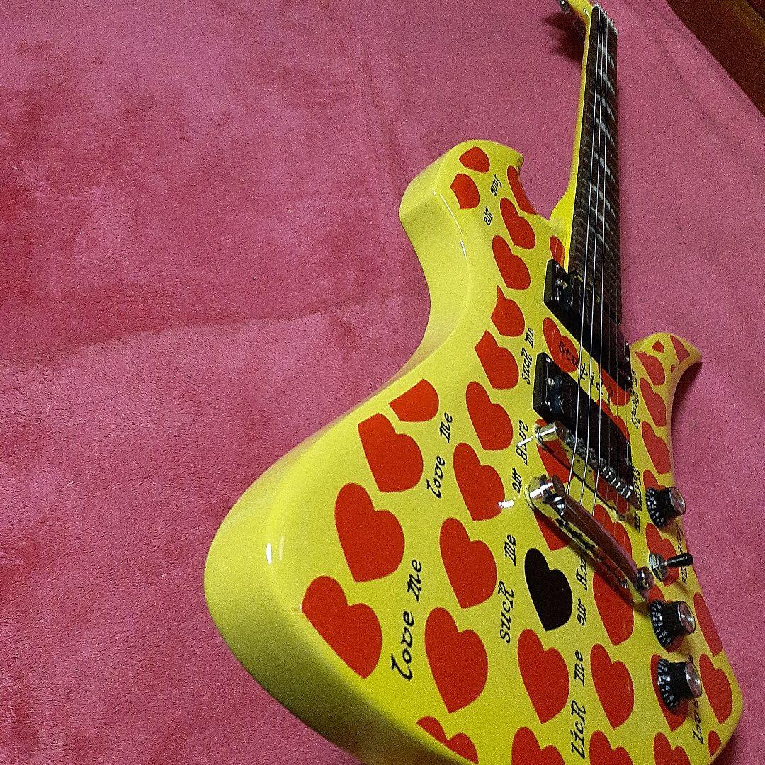イエローハート・hideモデル。モッキンバードエレキギター。
