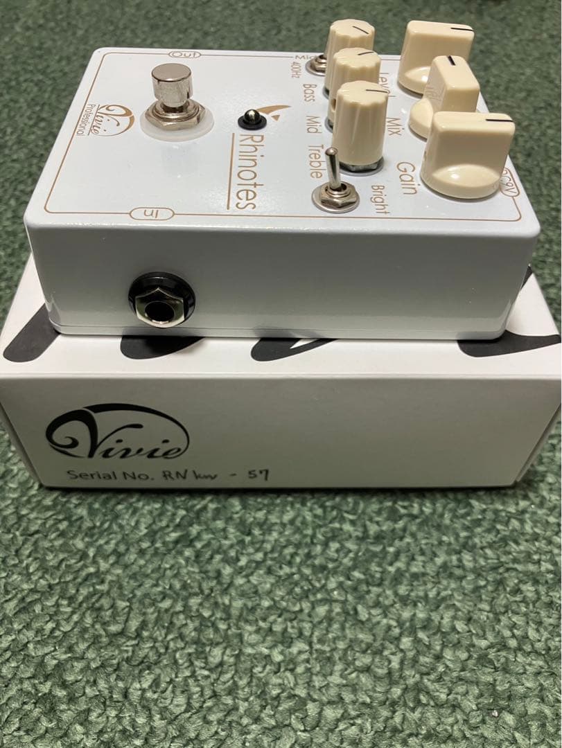 Viva Rhinotes ベース オーバードライブ 限定カラー 白