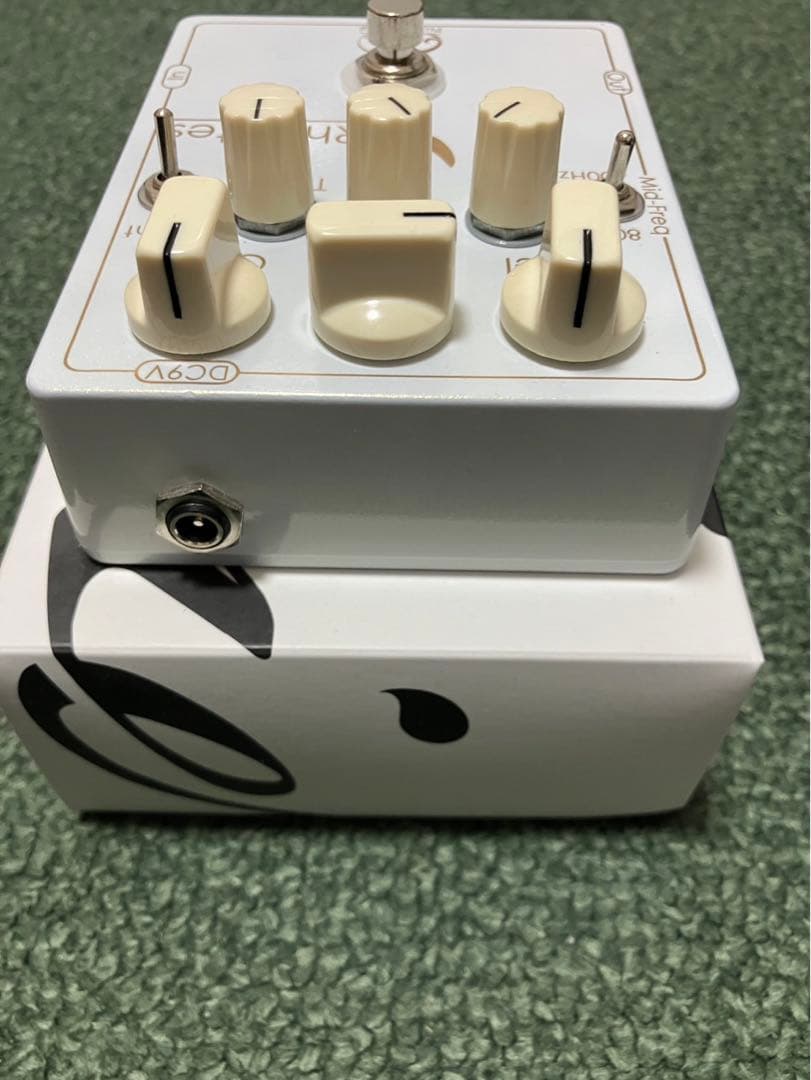 Viva Rhinotes ベース オーバードライブ 限定カラー 白