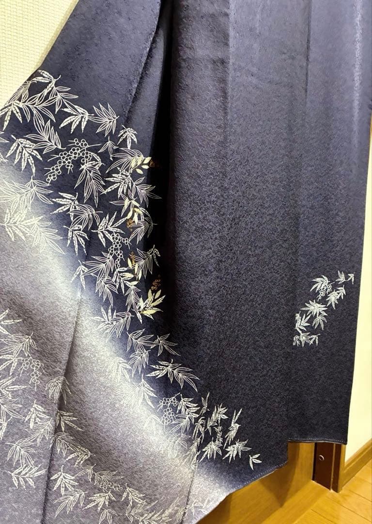 ご予約中です 初春 吉祥南天柄 上質正絹紋意匠 一つ紋 訪問着 深い濃紺色