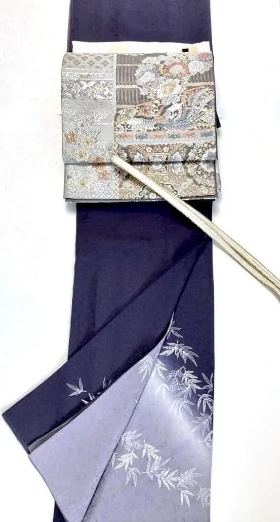 ご予約中です 初春 吉祥南天柄 上質正絹紋意匠 一つ紋 訪問着 深い濃紺色