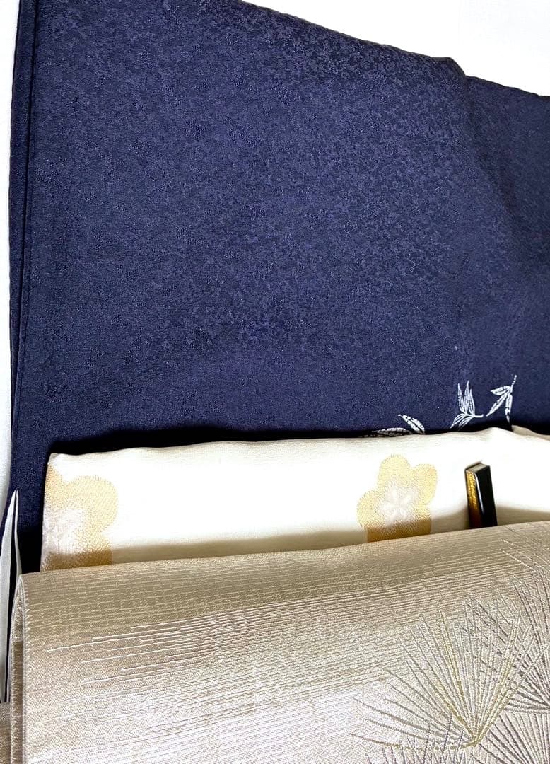 ご予約中です 初春 吉祥南天柄 上質正絹紋意匠 一つ紋 訪問着 深い濃紺色