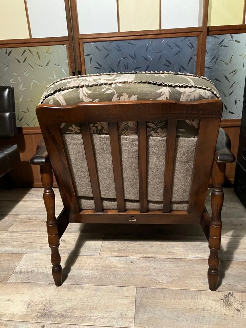 カリモク　コロニアルシリーズ クラシック花柄ソファ 肘掛け付き