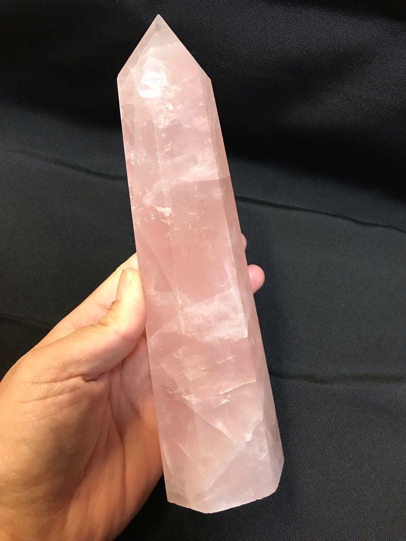 大きなローズクォーツ ポイント 671g