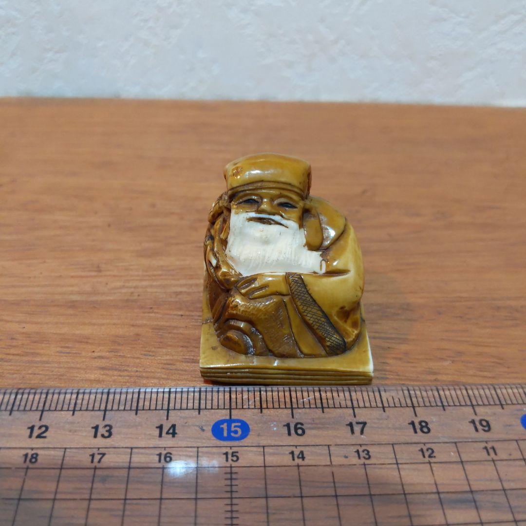時代提げ物 七福神根付 天然素材 在銘【寿老人】高さ約3.4cm 重さ約24ｇ