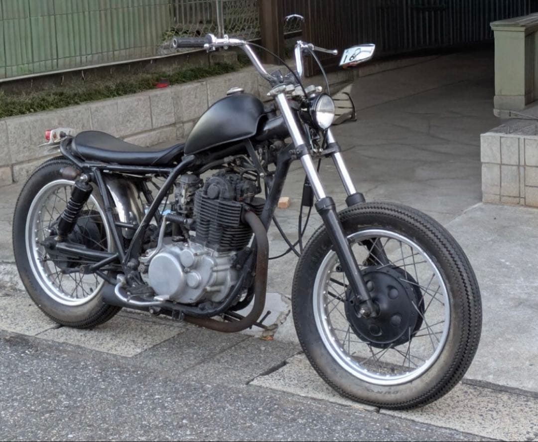 sr400 タンク　スポタンピーナッツ　モーターロック　2% ボバー　チョッパー