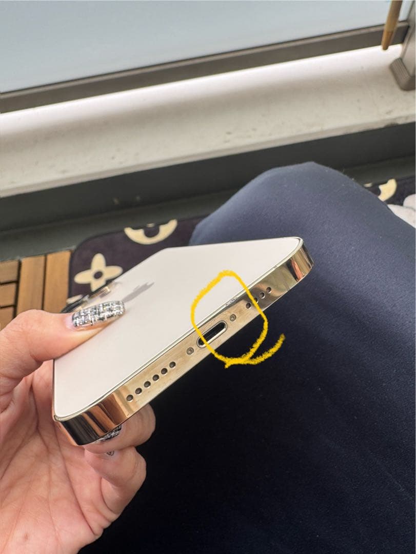 【らら⭐️　】iPhone13pro MAX 256ギガ　docomo