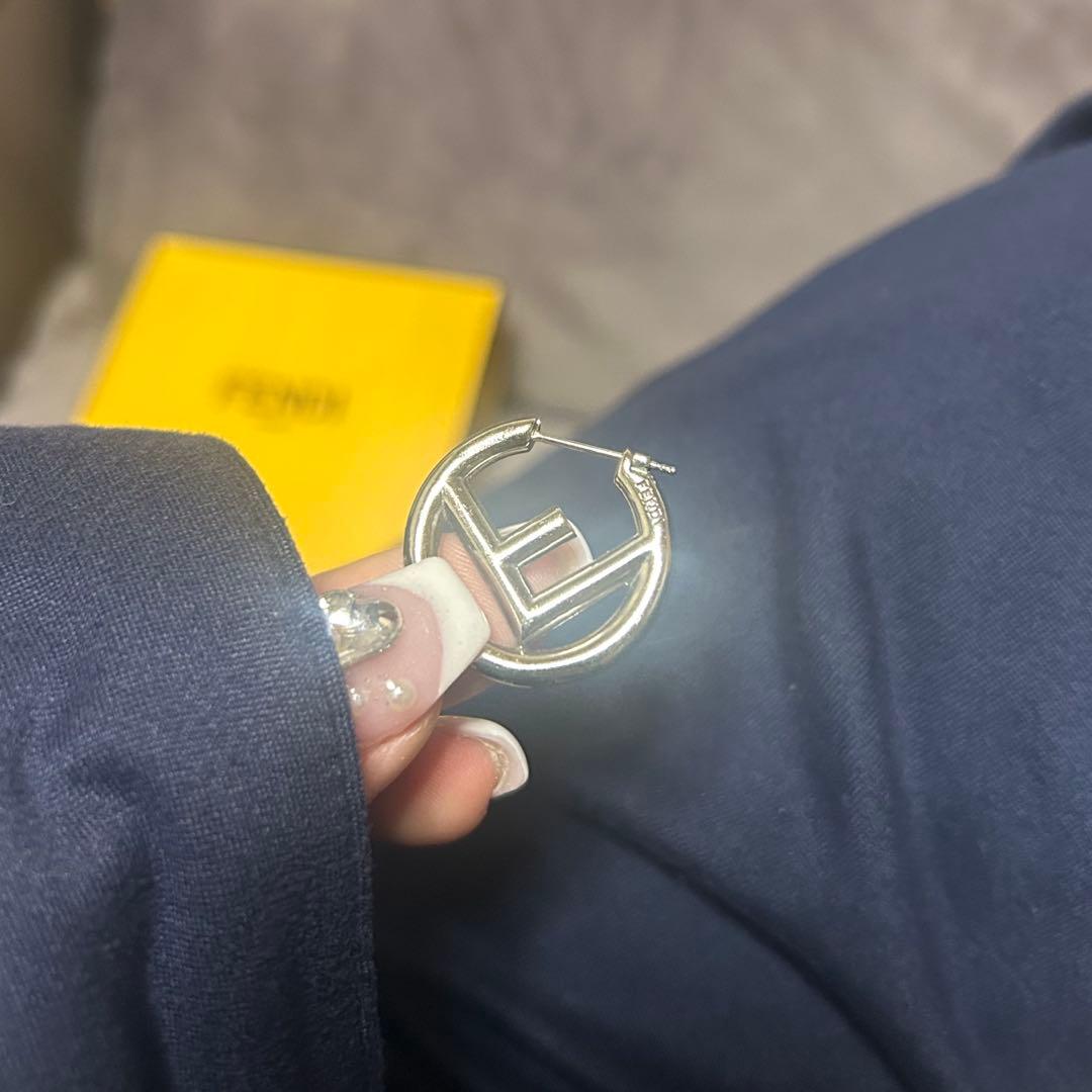 FENDI ピアス エフ イズ フェンディフープFロゴアクセサリーメッキシルバー