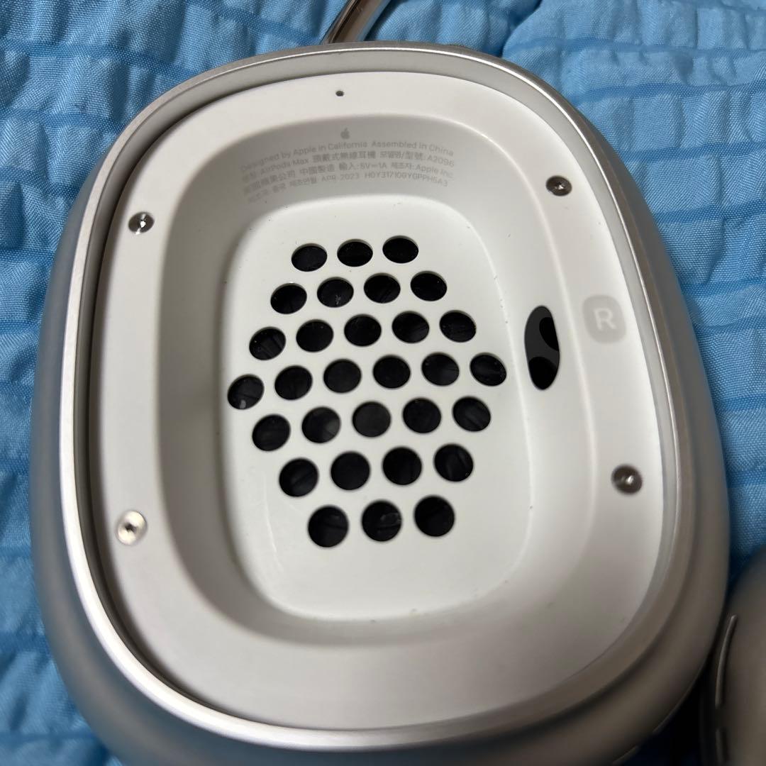 AirPods MAXシルバー