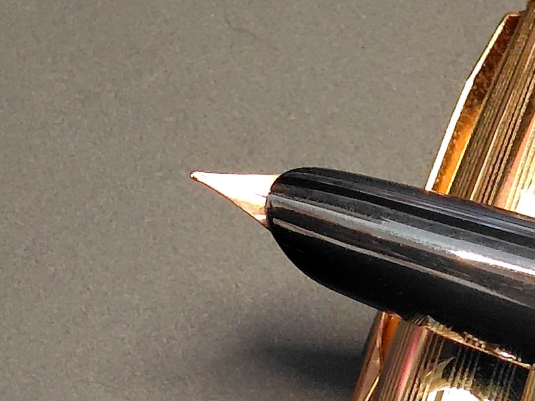 アウロラ万年筆 特別生産品 デュオカルト ゴールドキャップ・レッド