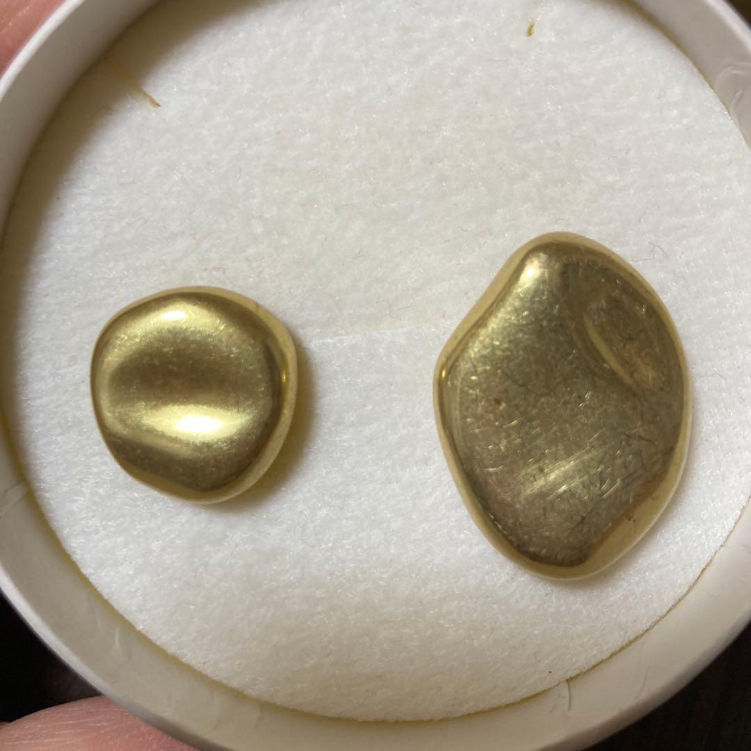 MiyAMERI ゴールド　ピアス ストーンライク　アシンメトリー　アメリ