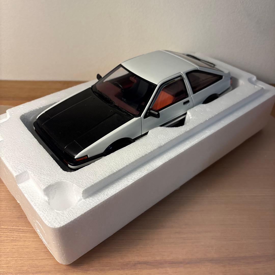 オートアート　頭文字D トヨタ スプリンター トレノ AE86 1/18